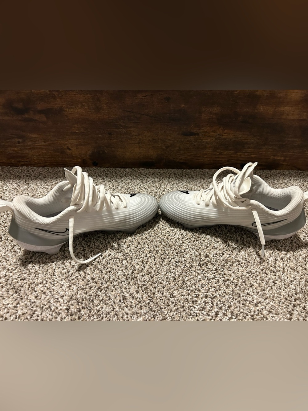 Nike | Soccer Cleats | Youth Size 4 - Picture 4 of 6